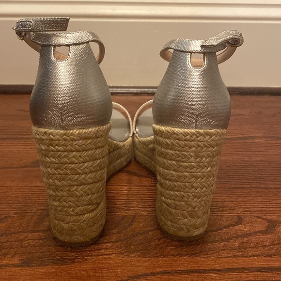 Stuart Weitzman Floria Platform Espadrille Wedge Sandal Silver size 39 (8.5) - Picture 7 of 12